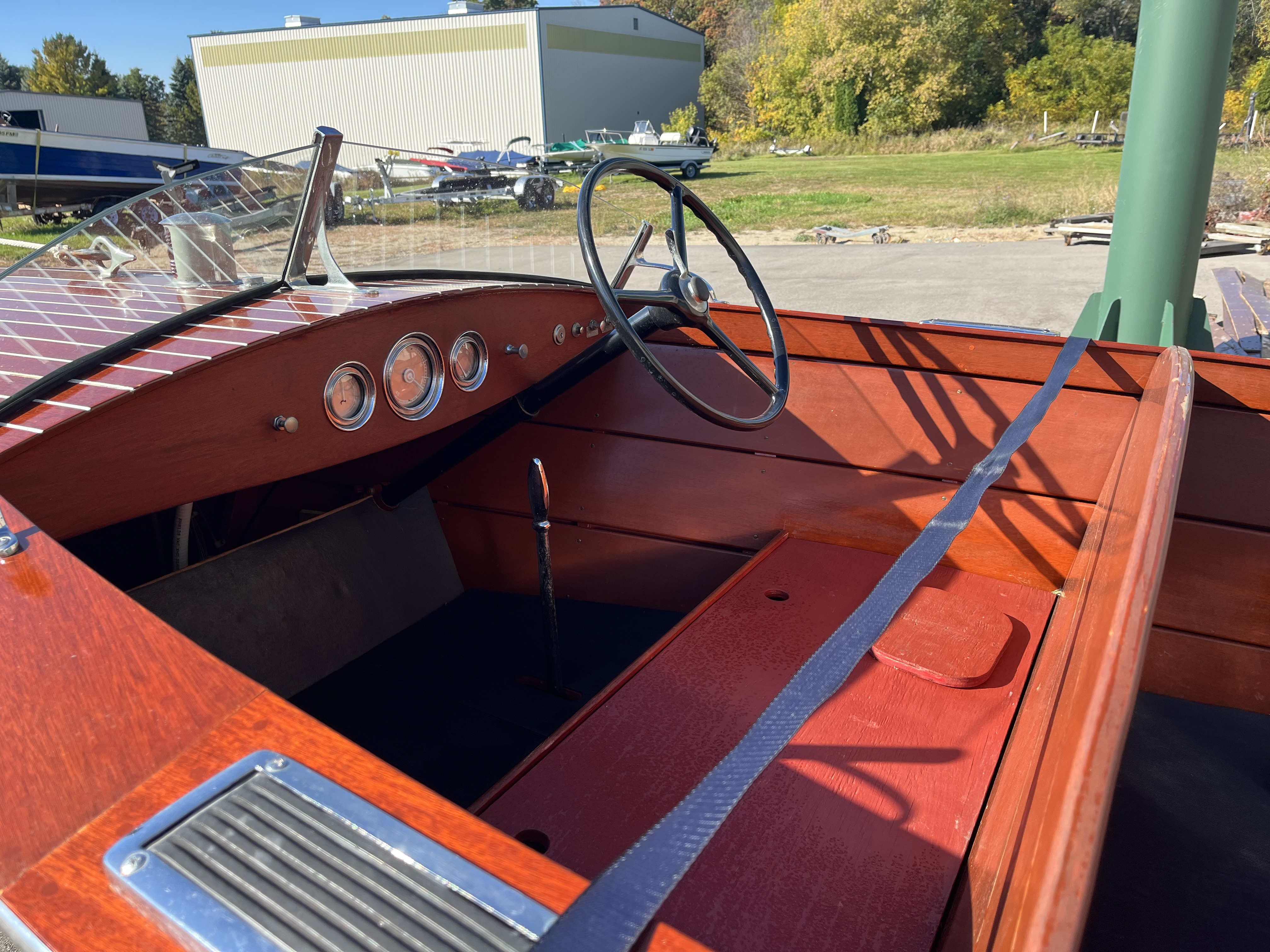 LadyBen.com listing for Reproduction Chris Craft Deluxe Utility image. All rights reserved.
